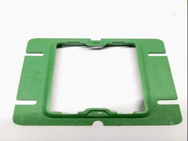 TAPA 3/4 REALZADA DE PLASTICO    TRP3/4